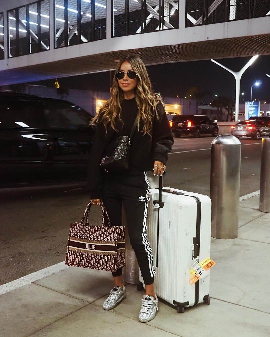 ジュリー・サリニャーナさんのインスタグラム写真 - (ジュリー・サリニャーナInstagram)「NYC for 48 hrs. 🖤」1月20日 1時24分 - sincerelyjules