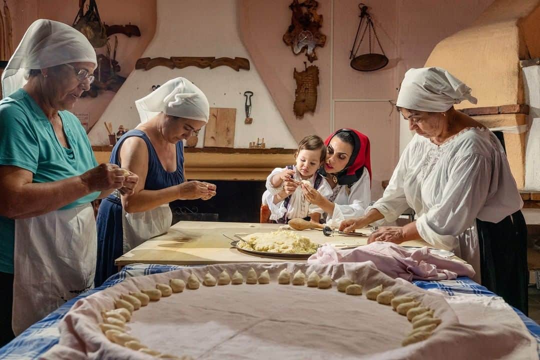 National Geographic Travelさんのインスタグラム写真 - (National Geographic TravelInstagram)「Photo by @andrea_frazzetta | During the celebration days for the saint’s festival in Arzana, Sardinia, Franca Piras’ family prepares “culurgiones,” a traditional pasta of this area. Arzana is a village in the Gennargentu mountains of Sardinia, a region famous for being a Blue Zone, one of the six areas in the world with the highest percentage of centenarians in good health.  This picture is part of the latest issue of National Geographic magazine, dedicated to the future of medicine. Working on this story, I’ve learned that longevity is not only linked to our genetic heritage but also to the quality of the environment in which we live, the food we eat, and, not least, to the social well-being that derives from being connected with our own community.  Follow @andrea_frazzetta to know more about my travels. #italy #sardinia #natgeo」1月20日 2時06分 - natgeotravel