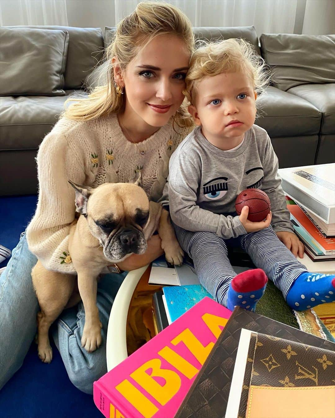 キアラ・フェラーニさんのインスタグラム写真 - (キアラ・フェラーニInstagram)「My son and my daughter 💞」1月20日 2時00分 - chiaraferragni