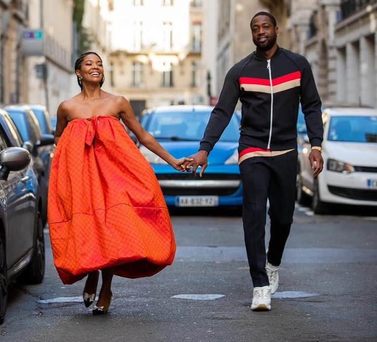 ドウェイン・ウェイドさんのインスタグラム写真 - (ドウェイン・ウェイドInstagram)「Kaavs parents in Paris 🚶🏾‍♂️💃🏾」1月20日 2時12分 - dwyanewade