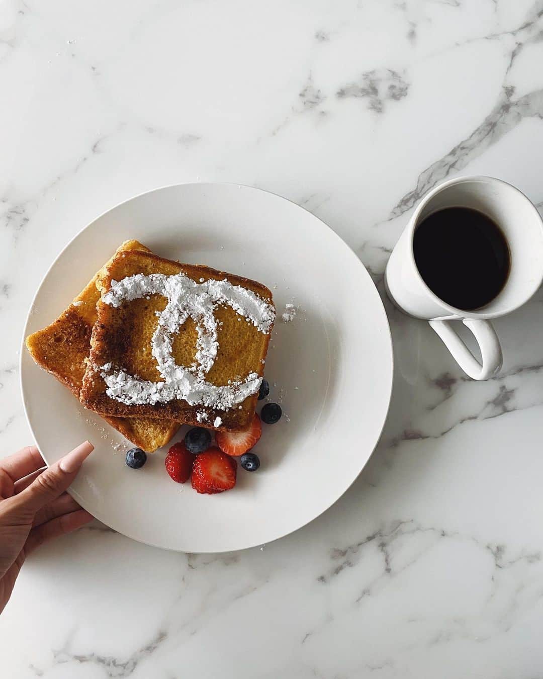 ケイラ・フィリップスのインスタグラム：「Boujee breakfast 😂🥞✨」