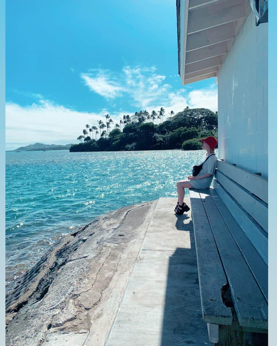 咲月朱音さんのインスタグラム写真 - (咲月朱音Instagram)「ただいま ハワイ満喫中でーす🌋🌴🌊🌺🌈 今日は今からバギー🏍と乗馬🏇🏼にいくよー( ˊ꒳ˋ ) ᐝ 昨日は#天使の海 に行ってきました♥️凄いきれーだった☺️ まだまだ楽しんできまーす( ⸝⸝⸝⁼̴́◡︎⁼̴̀⸝⸝⸝)🗣ꉂꉂ 📣💕 #ハワイ #hawaii #旅行#天使の海#クアロア#ジェラシックパーク#海#アメリカ#メイク#カラコン#モアイ#バギー#観光#楽しかった#最高#ワイキキ#トランプ#水着#キャバ嬢#社員旅行#ハンバーガー ばっかり #ウエイト上がりっぱなし」1月20日 2時47分 - akanesakazuki