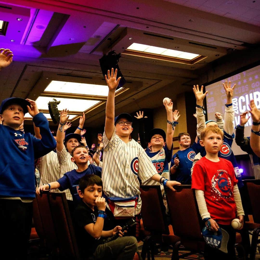 シカゴ・カブスさんのインスタグラム写真 - (シカゴ・カブスInstagram)「Time flies when you’re having fun! Thank you #Cubs fans for another great #CubsCon weekend. Next stop: Spring Training.」1月20日 3時24分 - cubs