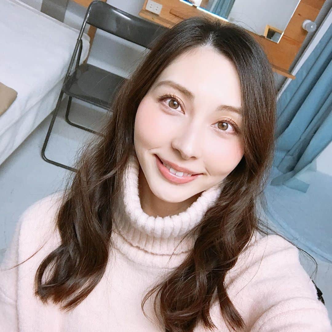 大塚まゆりのインスタグラム：「思ったよりも撮影が早く終わったから、何しようかな〜🤔 #shooting #model #hairmake #makeup #hairstyle #fashion #板橋スタジオ」