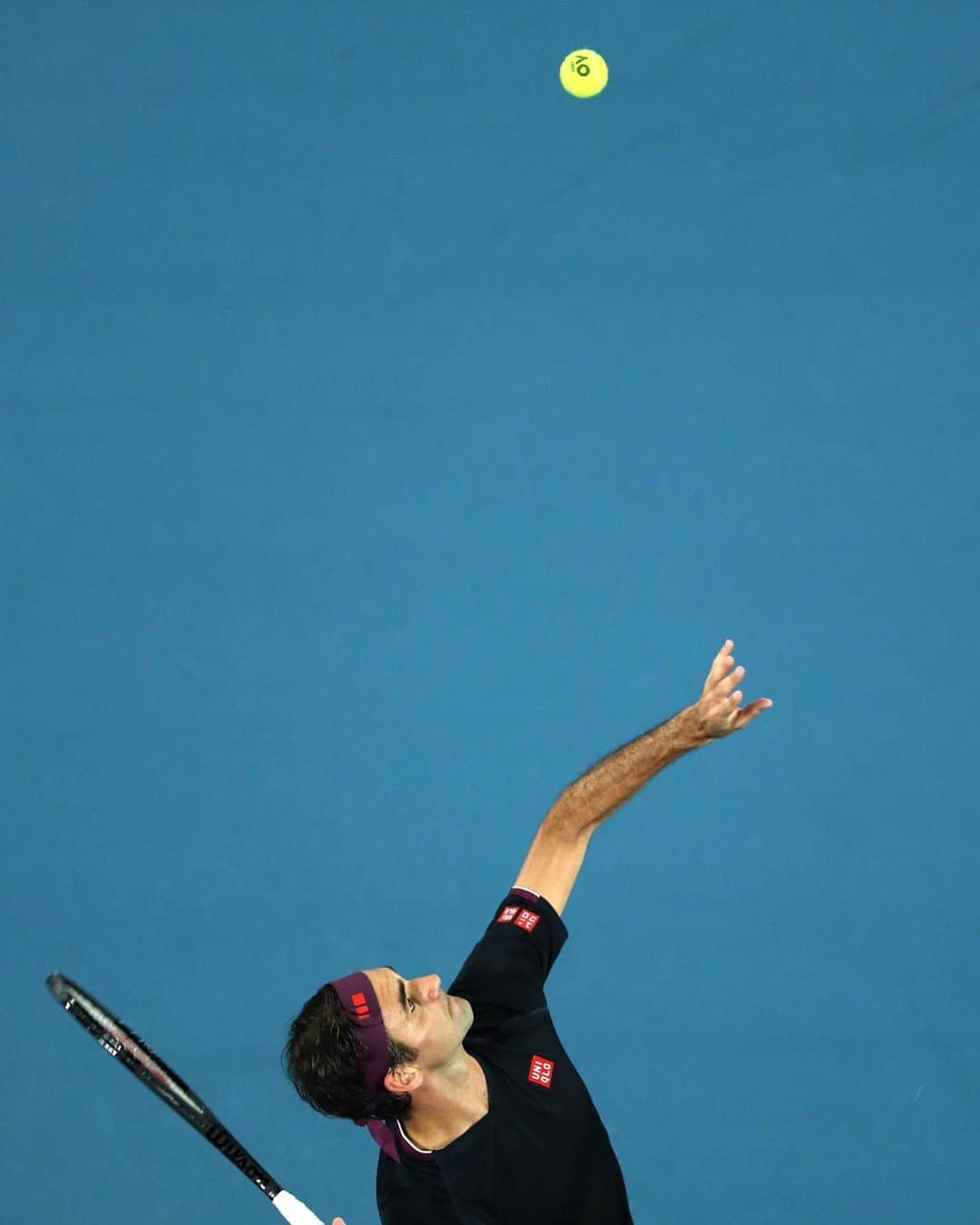ATP World Tourさんのインスタグラム写真 - (ATP World TourInstagram)「Sublime 👌  @rogerfederer cruises past Johnson 6-3, 6-2, 6-2 to win his 98th singles match at the #AusOpen 🤯」1月20日 14時14分 - atptour