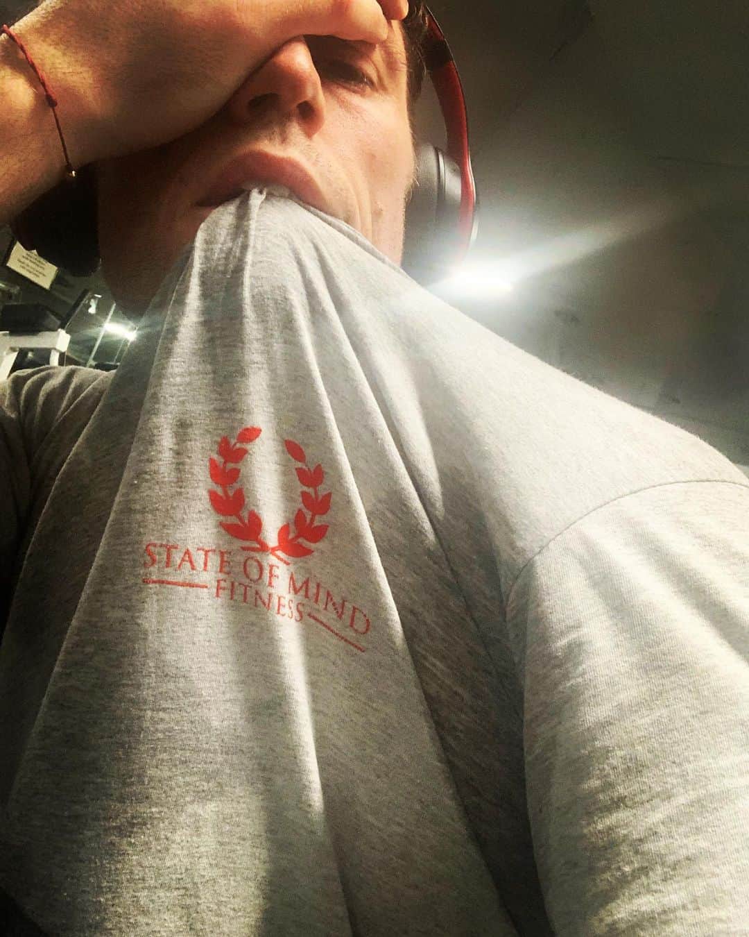 サム・クラフリンのインスタグラム：「Thank you @stateofmindfitness, for my cyber sweat session, on a Sunday 👊🏻」