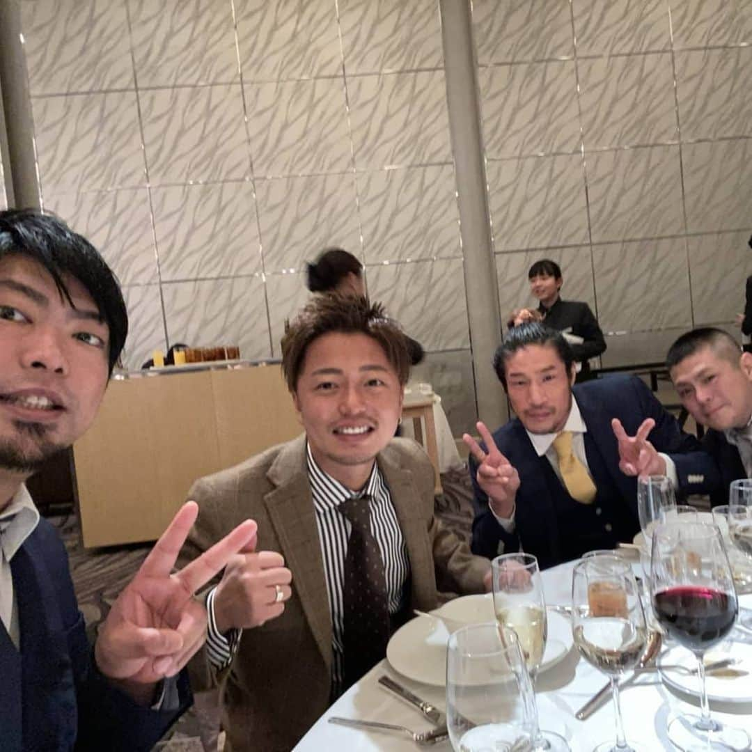 前口太尊さんのインスタグラム写真 - (前口太尊Instagram)「イケメンさん、ご結婚おめでとうございます🎉✨😆✨🎊 イケメンさんの人柄のでるめっちゃ素晴らしい式でした‼️ 末長くお幸せにしてください🎶  #黒潮イケメン二郎　#結婚式　#兄貴　#兄貴さん　#立花誠吾　#アメリカでも大爆発」1月20日 14時33分 - tyson0925