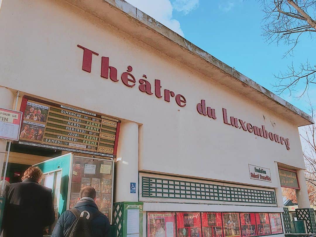 宮本笑里さんのインスタグラム写真 - (宮本笑里Instagram)「公園の中に常設の小さな劇場小屋があり 、大人も子供も楽しめる。日本のお笑い要素を感じる所も多々あったり。  #人形劇 #paris」1月20日 14時41分 - emirimiyamoto