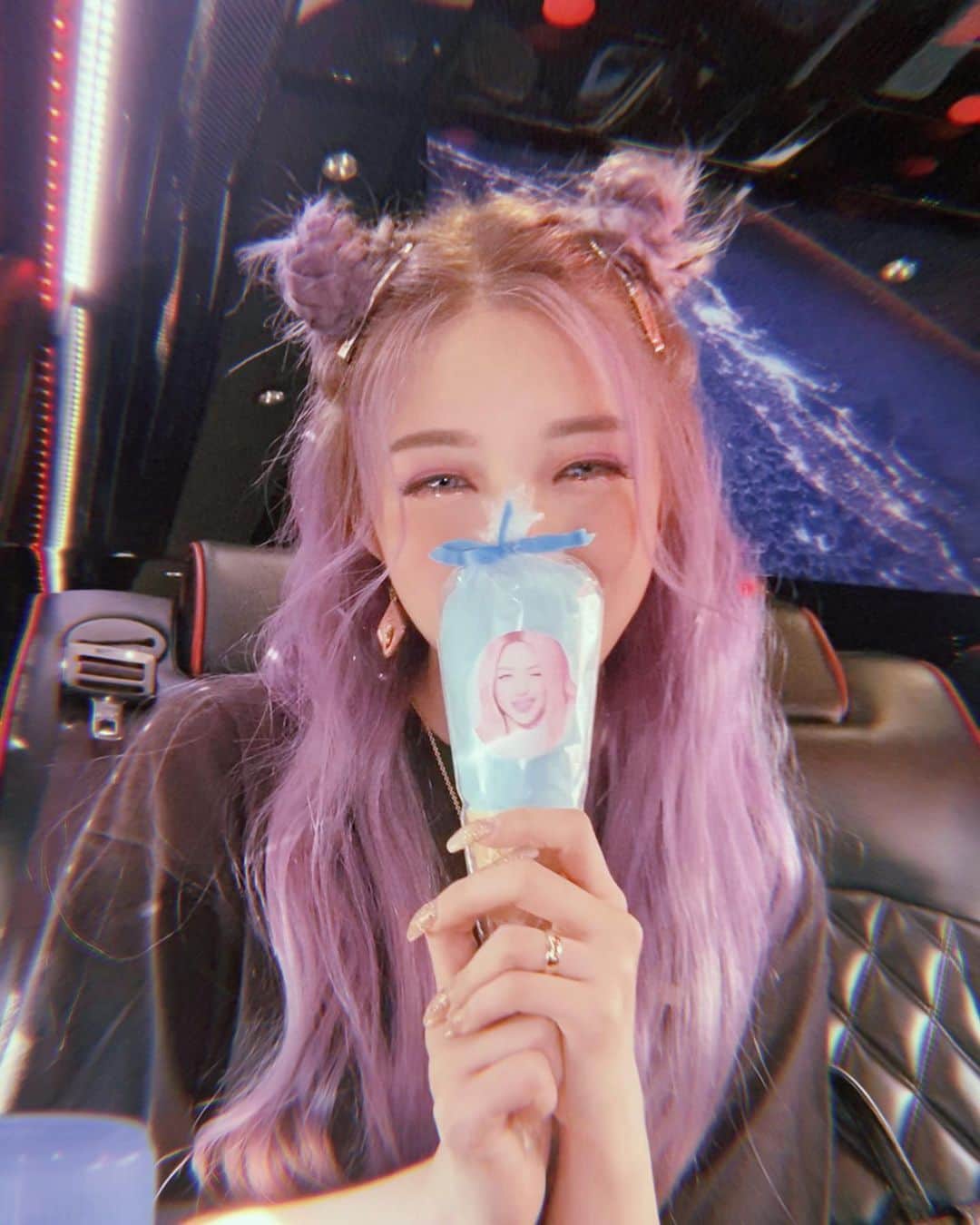 ポニーのインスタグラム：「🤭💜」