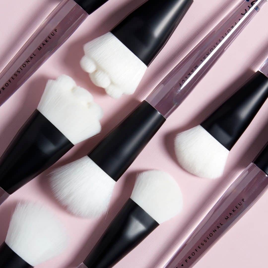 NYX Cosmeticsさんのインスタグラム写真 - (NYX CosmeticsInstagram)「Prime, set & illuminate with our NEW #HighGlass Brushes ✨💎 Always #crueltyfree & #vegan 😽🥑 Available exclusively at @ultabeauty ✨ || #nyxcosmetics #nyxprofessionalmakeup」1月20日 6時59分 - nyxcosmetics