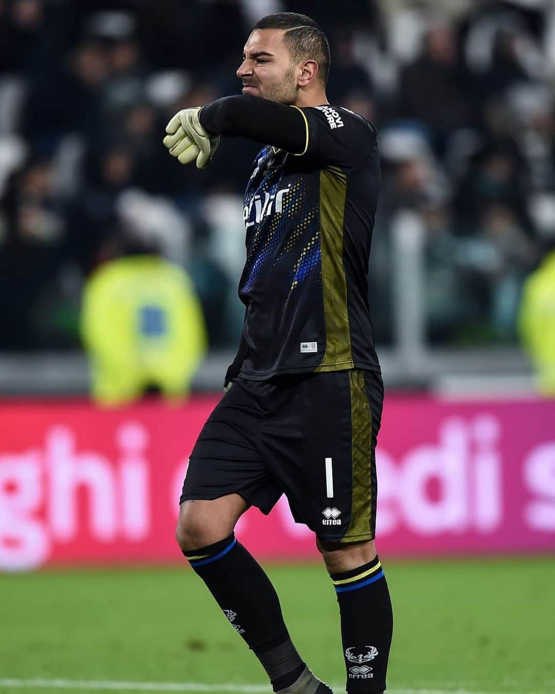 ルイージ・セーペのインスタグラム：「Sapevamo che non sarebbe stato facile. Ma ci abbiamo provato fino alla fine. È la nostra natura: e siamo già pronti a stupire di nuovo! #forzaParma 💛💙 @parmacalcio1913  @seriea」