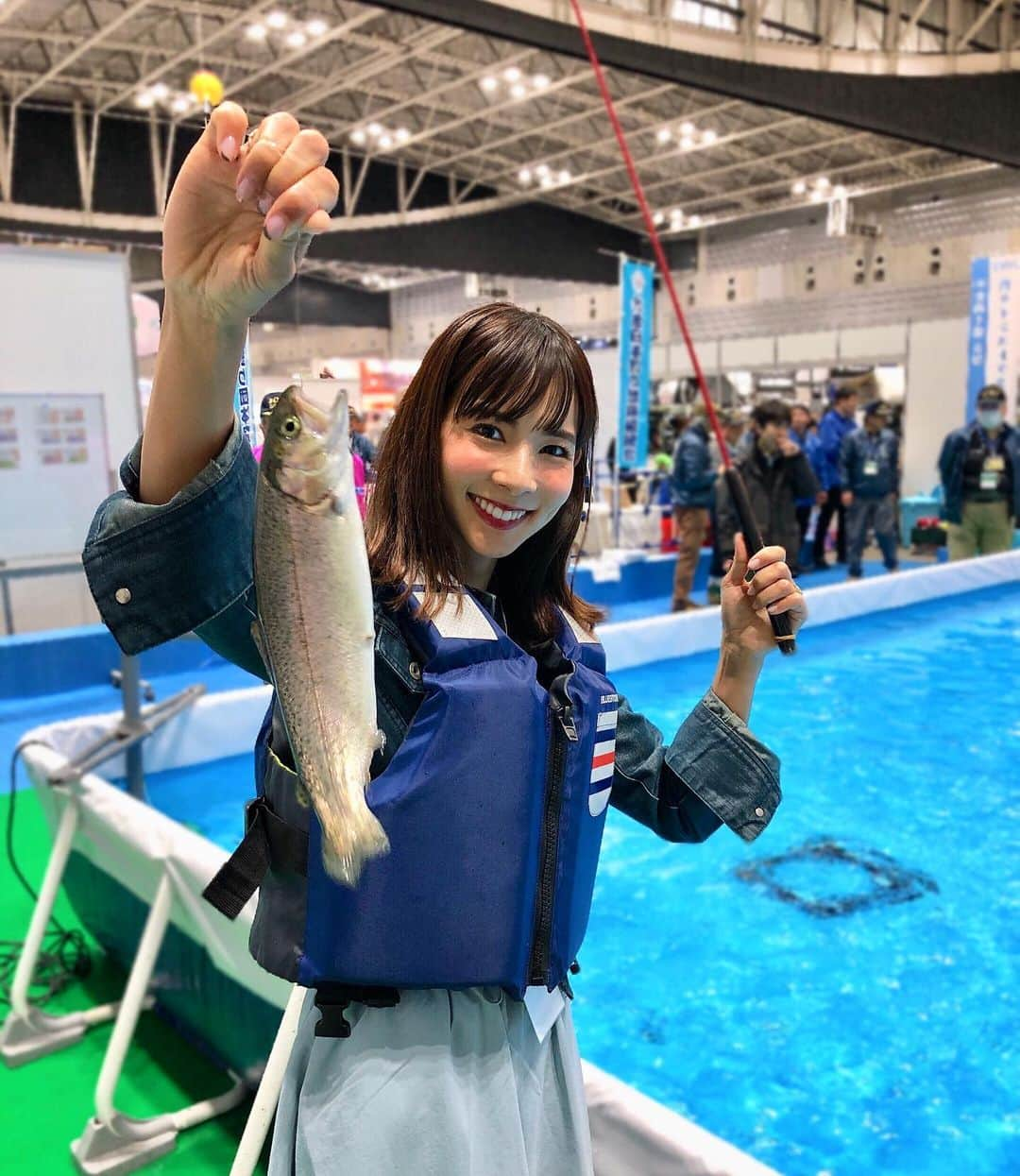 阪本智子さんのインスタグラム写真 - (阪本智子Instagram)「‪🎣‬♡ #釣りフェスティバル2020  ありがとうございました\(◡̈)/❤ バッタバタの3日間だったけど楽しかったなー😆🎶 ＊ #fishingshow #fishingfestival #fishing #fishinggirl #shimano #釣り #釣り女子 #シマノ #阪本智子」1月20日 7時58分 - tomoko_sakamoto423