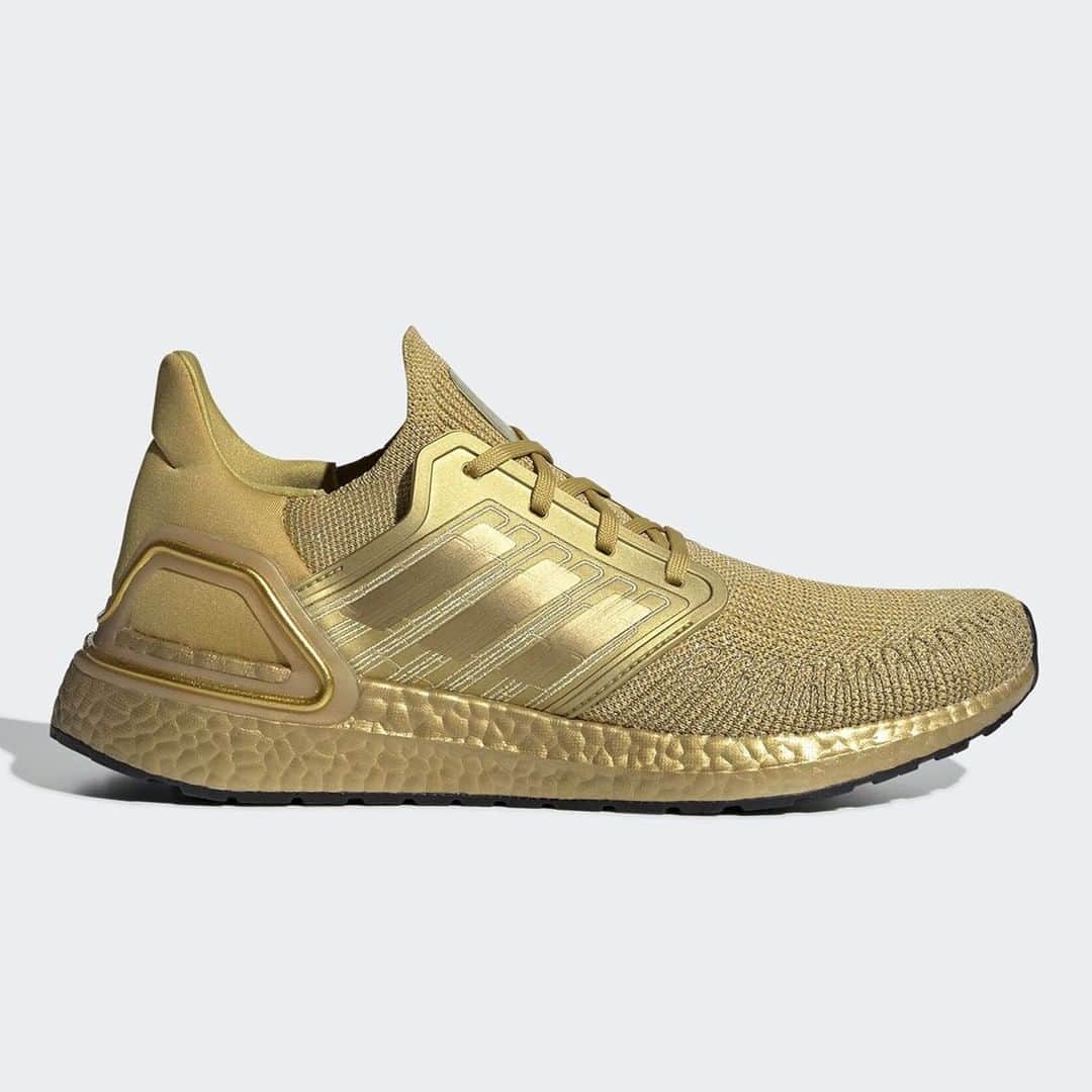 Sneaker Newsさんのインスタグラム写真 - (Sneaker NewsInstagram)「Is adidas attempting to revive the Ultra Boost "Medal Pack"? The new 2020 model appears in a complete gold makeover. For a closer look, tap the link in our bio.」1月20日 8時00分 - sneakernews