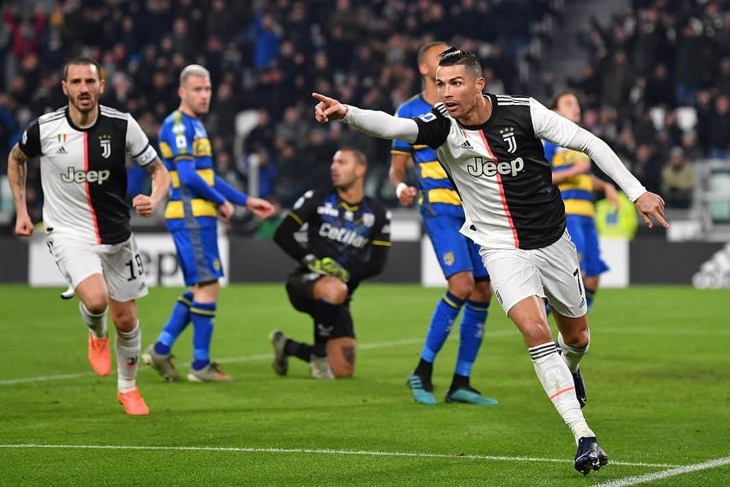 クリスティアーノ・ロナウドさんのインスタグラム写真 - (クリスティアーノ・ロナウドInstagram)「Happy to score again today! ⚽️⚽ 3 important points!💪🏽 #finoallafine #forzajuve」1月20日 8時21分 - cristiano