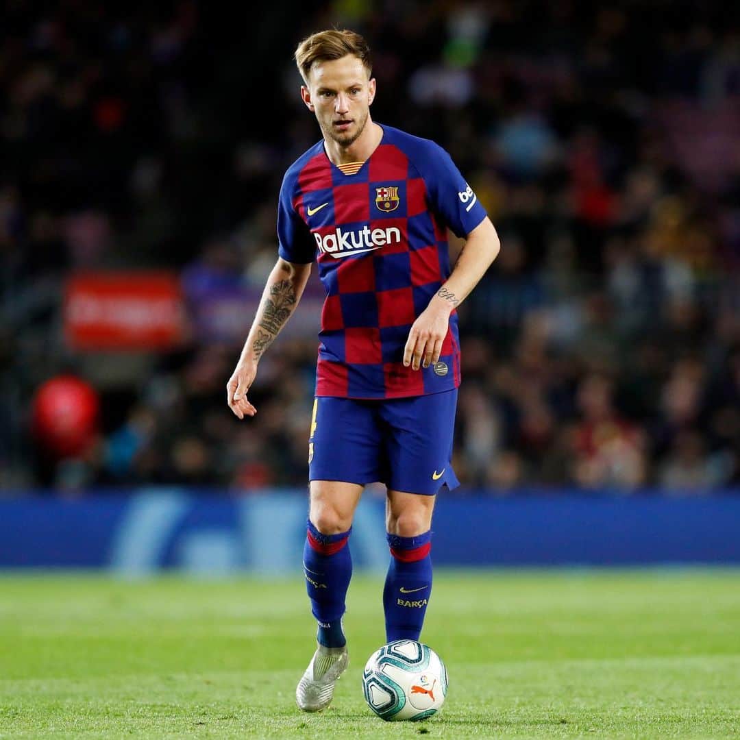 イヴァン・ラキティッチのインスタグラム：「Muy feliz por la victoria de hoy y por haber podido jugar 3⃣0⃣0⃣ partidos oficiales en @laliga 💪 Seguiré trabajando para que sean muchos más ⚽✌」