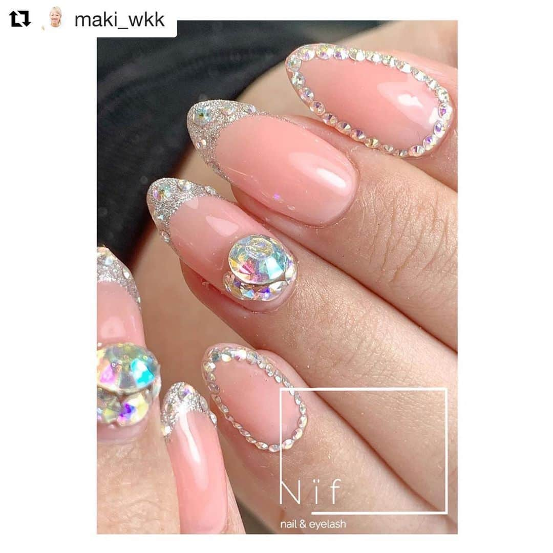 initygel_officialさんのインスタグラム写真 - (initygel_officialInstagram)「#Repost @maki_wkk with @get_repost ・・・ 久々のキラキラネイル✨﻿ ﻿ いつもより大人っぽいネイルが﻿ してみたいと初めてご来店くださった﻿ @kaekyun_pink 様♡﻿ ﻿ お人形さんみたいな可愛さで﻿ ネイルのピンクがめちゃくちゃ﻿ 似合うーーーーー😍💕﻿ ﻿ たくさんのネイルサロンから﻿ 当店をお選びくださいまして﻿ ありがとうございました😊﻿ ﻿ またのご来店お待ちしております♬﻿ ﻿ ﻿ 使用カラー(@inity_official)﻿ SK-06S﻿ SV-03G﻿ ﻿ ﻿ ﻿ #山梨 #山梨ネイルサロン #山梨ネイルスクール #山梨マツエク #甲府 #甲府ネイルサロン #山梨県甲府市 #甲府マツエク #甲府定額制ネイル #ニフ #nif #美爪 #ネイル #ジェルネイル #ネイルサロン #フレンチネイル #個性派ネイル  #nails #gelnail #nailstagram #nailsalon #네일 #大人ネイル #followme #initygel #swarovski #アイニティ #フィルイン #マシーンフィルイン」1月20日 8時46分 - initygel_official