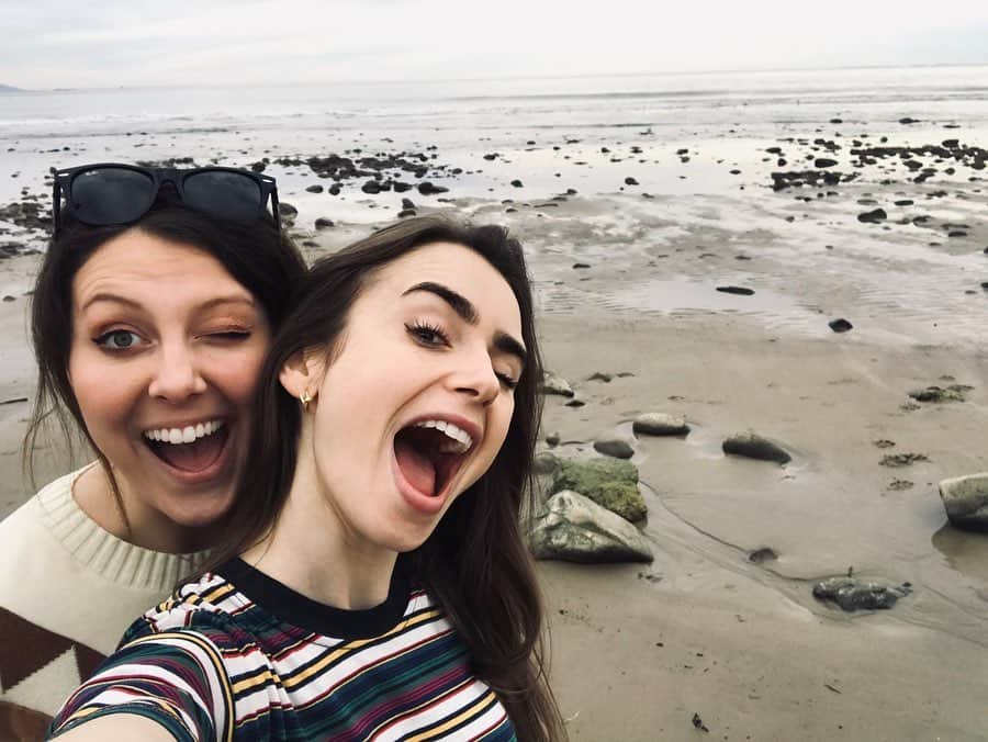 リリー・コリンズさんのインスタグラム写真 - (リリー・コリンズInstagram)「Beach time with this soul sister is always a good idea...」1月20日 9時29分 - lilyjcollins