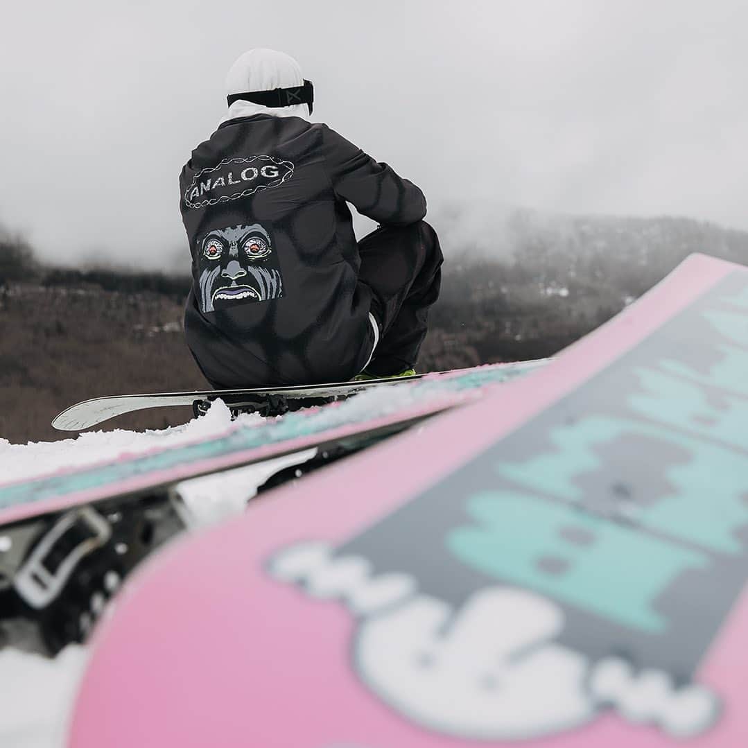 のインスタグラム：「何も怖がることはありません。ただのAnalogコーチジャケットです。Photo: @gabe_lheureux #Winter2020Burton #AnalogClothing #KilroyCrew #washere #AnonOptics」
