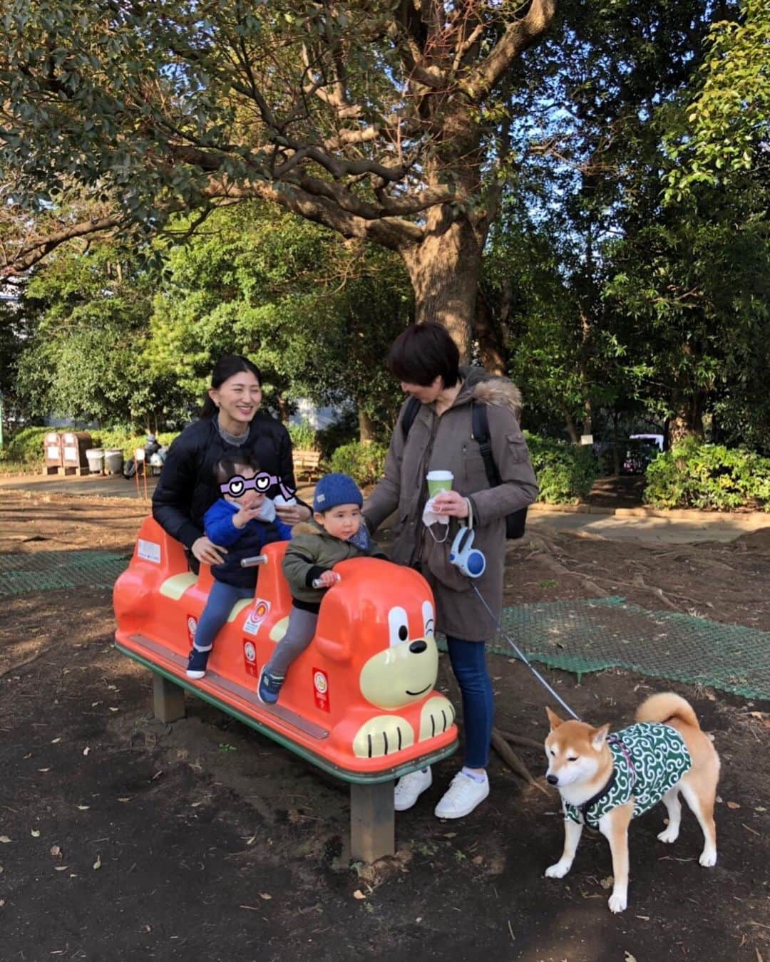 高橋みゆきのインスタグラム：「スギちゃん宅行ってきたよ〜🎶公園で走り回って💨オモチャでたくさん遊んで🎶大きな苺🍓食べて💕あっという間に過ぎました❣️ #同級生会 #👦👨 #ママ達はお喋り #帰りは遊び過ぎて2人とも爆睡 #今年も成長楽しもう」