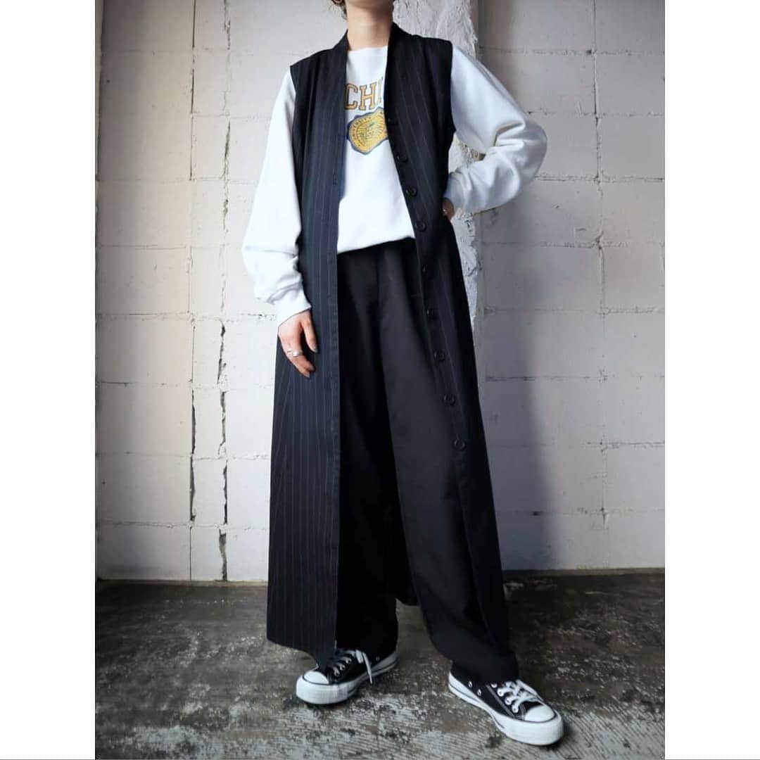 吉祥寺 古着屋 Orfeoのインスタグラム：「Stripe Jumperskirt × Vintage Sweat Style  #orfeo #kichijoji #tokyo #vintage #used #fashion #coordinate #outfit  掲載商品のお問い合わせはメールにて承っております。コメント、DMでのお問い合わせは受け付けておりませんのでご了承ください。」