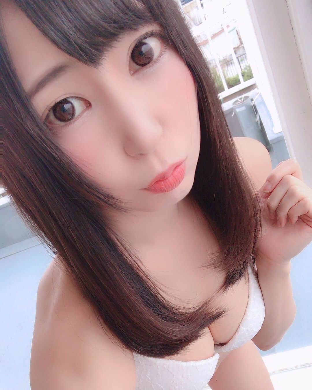 雪乃しほりのインスタグラム：「おはしほ❁*·⑅ #おはよう #goodmorning  #水着👙 #followｍe #白#white」