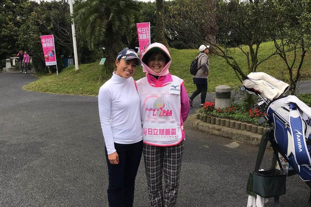 中山三奈さんのインスタグラム写真 - (中山三奈Instagram)「2020年初戦⛳️⭐️﻿ ﻿ 75.74.72で49位タイで終えました。﻿ 忙しい3日間でした！笑﻿ ﻿ でも最後の9ホールで掴めたものは大きいかな🙄✨﻿ 次戦までに物にできるよう、練習がんばります⭐️﻿ ﻿ 台湾も寒かったけど、、日本はもっと寒いんだろうな🥶　﻿ ﻿ かえりまーす✈️🎌　しぇいしぇいにー🇹🇼🙏🏽❤️﻿ ﻿ #tlpga #hitachiladiesclassic #golf #taiwan」1月20日 11時35分 - minanakayama