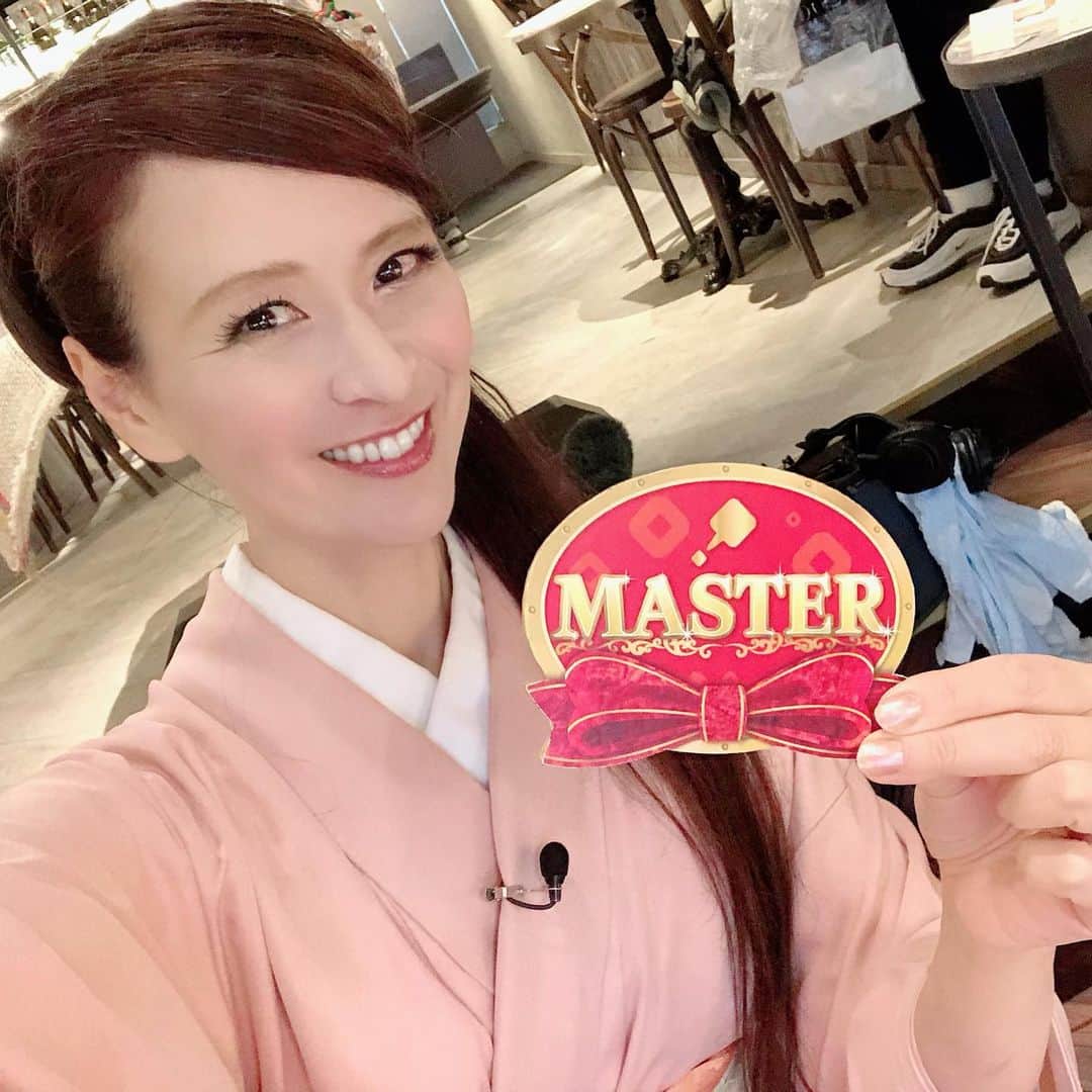 里井真由美さんのインスタグラム写真 - (里井真由美Instagram)「チョコの達人 チョコレートマスター」 ・ ⭕️名古屋エリアのチョコ情報、JR名古屋タカシマヤで開催中の「アムール・デュ・ショコラ」おすすめチョコなど〜 ・ ・ 画像はイメージ。 ・ ・ ご覧頂けると嬉しいです♡ ・ ・ #チョコレートマスター#チャント#cbcテレビ #tbs系列 #テレビ出演#テレビ出演情報#フードジャーナリスト里井真由美 #里井真由美#ありが糖運動  #アムールデュショコラ#ショコラの祭典」1月20日 11時49分 - mayumi.satoi