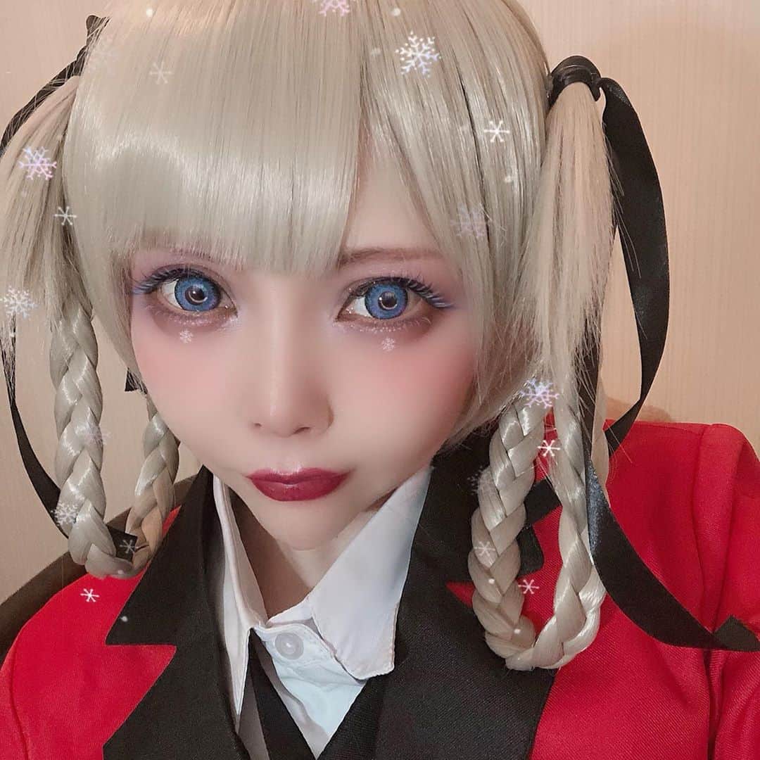 咲本弥生のインスタグラム：「賭ケグルイはドラマの池田エライザさんリスペクト♡ + + #賭ケグルイ　#賭ケグルイコスプレ　#桃喰綺羅莉 #コスプレ　#ドラマ　#池田エライザ　#蛇喰夢子 #cosplay #コスプレイヤー #JK #メイク　#浜辺美波」