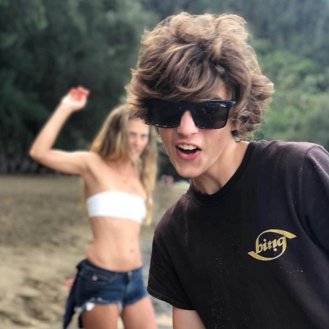 レイラニ・ビショップのインスタグラム：「🤪 ..runs in the family 😎」