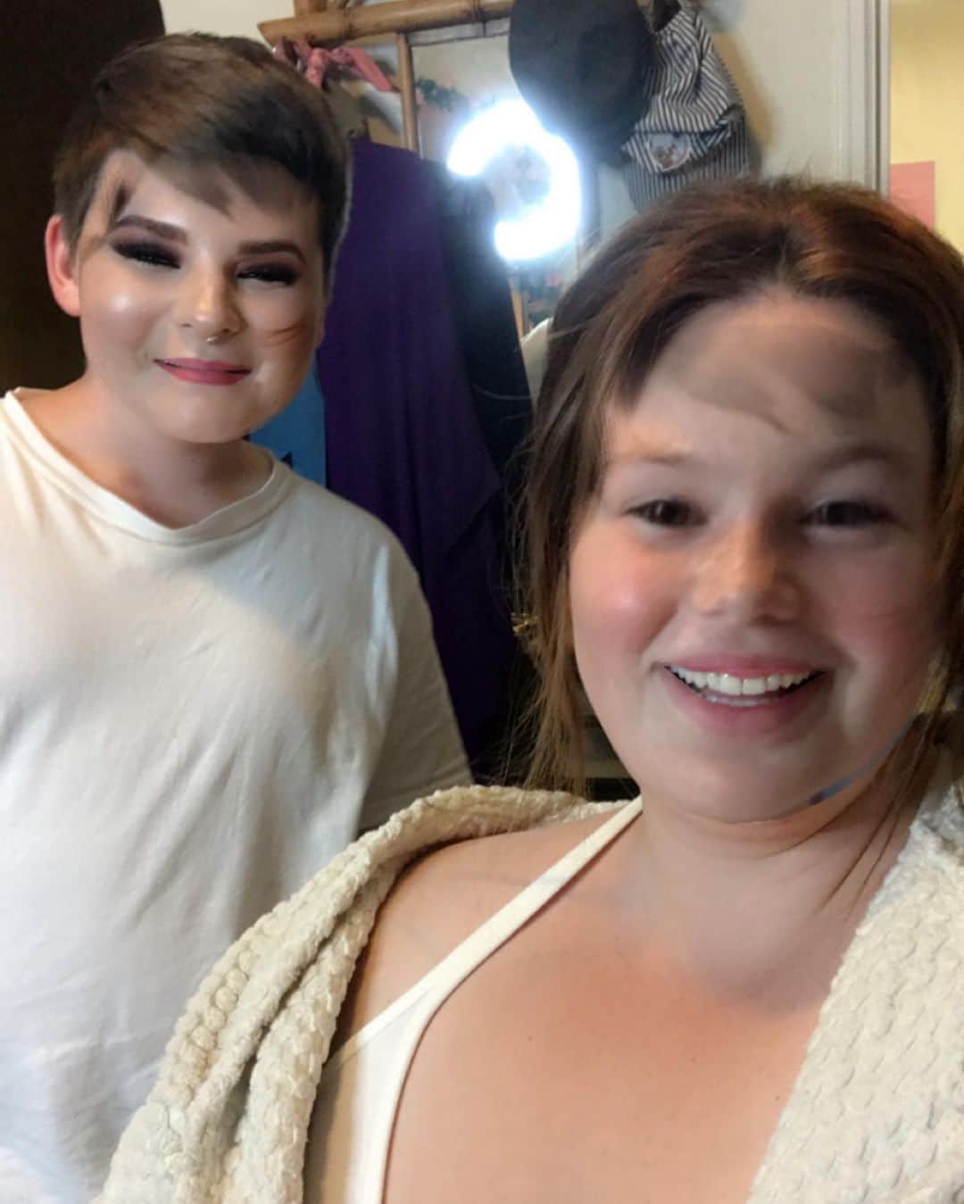 テス・ホリデーさんのインスタグラム写真 - (テス・ホリデーInstagram)「Today we celebrated my oldest son’s 14th birthday & I’m more aware than ever of how quickly he is growing up 😭 Losing one of my dearest friends & my grandfather in the span of a month has made my tender ♋️ heart eager to spend as much time loving my boys as possible. Rylee has always been an observer, taking in the world on his terms, & when he says something it’s really witty & funny or thoughtful. He loves music, history, his little brother, fried chicken & rolling his eyes (same tbh). Being his mom is the best gift I’ve been given & the most stressful! 🤣🥵 Happy Birthday bubba, thanks for teaching me how to do this whole parenting thing & more importantly for being born on @dollyparton’s birthday! 💖🙏🏻」1月20日 13時00分 - tessholliday