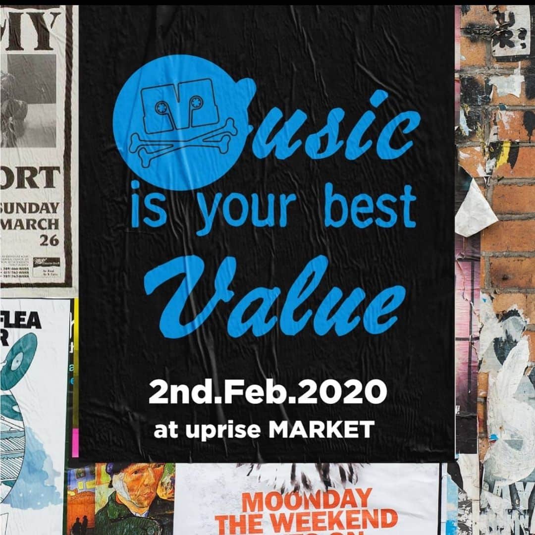 のインスタグラム：「"Music is your best value"  東京駒沢ギャラリー”ffffff"、そして横浜Local Green FestivalでKing  OF DigginことMURO監修のもと開催され大盛況だったPOP UP "Music is your best value" が大阪で1日限定で出店！！ 当時のものを集めた「HIP HOP」カルチャーの展示・販売会を開催します。 なかなかお目にかかれない「RAP TEE」や「PRESS PHOTO」「RAP CASSETTE」「7inch VINYL」を 展示・販売するほか、オリジナルのTシャツ・ポスターも限定販売致します。 なかなかコアなものが揃ってると思いますので、1日だけの会期となりますのがこの機会に是非足を運び「HIP HOP」に触れてみてください‼︎ そして当日のインストアでのBGMはMUROが担当させて頂きマス♪ お近くの方は是非楽しみにいらしてください‼︎ 2020 2月２日(sum) "music is your best value "at upriseMARKET @uprisemarket  #20200202 #musicisyourbestvalue」