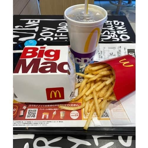 中野英雄さんのインスタグラム写真 - (中野英雄Instagram)「食べてはいけないMac❗️ 阿佐ヶ谷のマクドナルド その昔、ここに2つ年上の 美人な女の子がいた 大栗さん元気かな〜 成蹊高校に通っていたな 大栗さんに会いたくて 死ぬほどマクドナルド食べてた…ああ青春‼️ #instagood #japan  #enjoy#asagaya #happy #instafood」1月20日 13時26分 - hideo_nakano