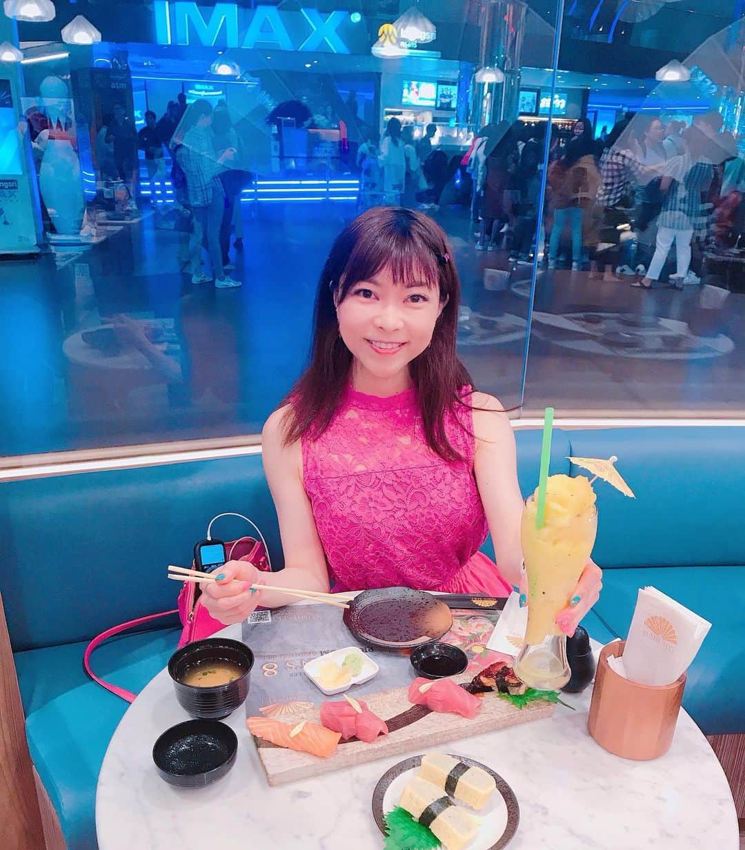 DJ MIYAさんのインスタグラム写真 - (DJ MIYAInstagram)「バンコクからやっほーにゃりーん💗(o^^o) 昨日のお昼ごはんー❤️Bangkokのお寿司屋さん SUSHI SEKIに行きましたぁ❤️ @sushisekithailand . eatigo っていうapplicationを使って50%offで予約できたよぉ❤️💗 . スマホから予約するだけなので、超簡単でした❤️ . .  Siam Paragonの5階の映画館の近くにあるラグジュアリーなSUSHI restaurant💗 まぐろや、うなぎがめっちゃ美味しくて、今まで海外で行ったお寿司屋さんで1番美味しいお寿司🍣🍣❤️に出会えましたぁー❤️ . .  #eatigo  #PR  #バンコク　#バンコクホテル　#タイ旅行 #バンコク旅行　#タビジョ　#旅好き女子　#バンコク女子旅　#バンコクホテル #ラグジュアリーホテル　#観光PR #旅インスタグラマー　#東南アジア  #海外の寿司  #バンコク寿司  #SiamParagon  #海外旅行　#トラベラー　#旅好き　#サイアム　#サイアムパラゴン　#女子旅 #南国リゾート　#今日のコーデ　#インスタグラマー　#インフルエンサー #sushiseki #sushisekithailand  #バンコクグルメ #グルメ女子」1月20日 13時31分 - dj_miya