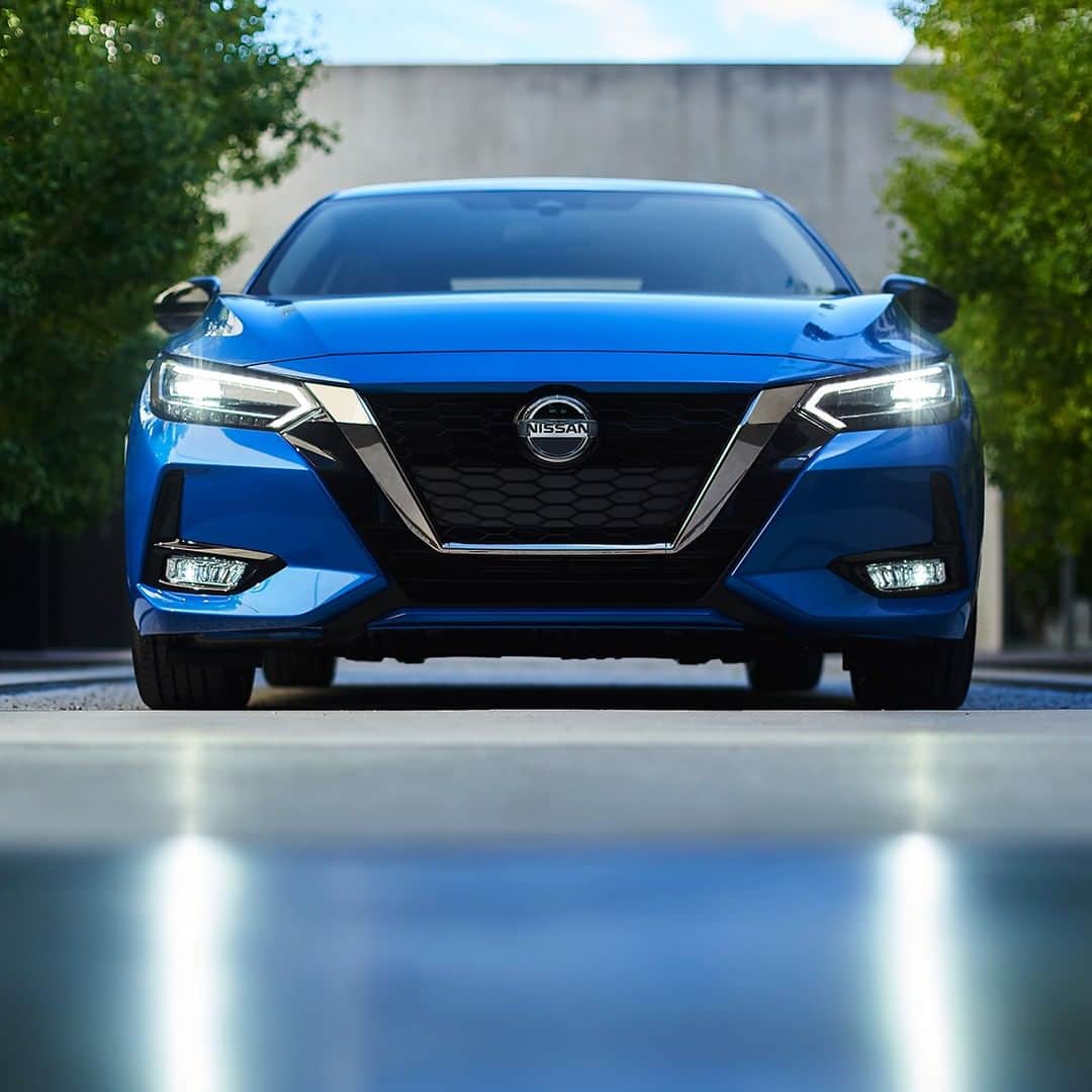 のインスタグラム：「Back with another case of #DrivewayEnvy. #NissanSentra」