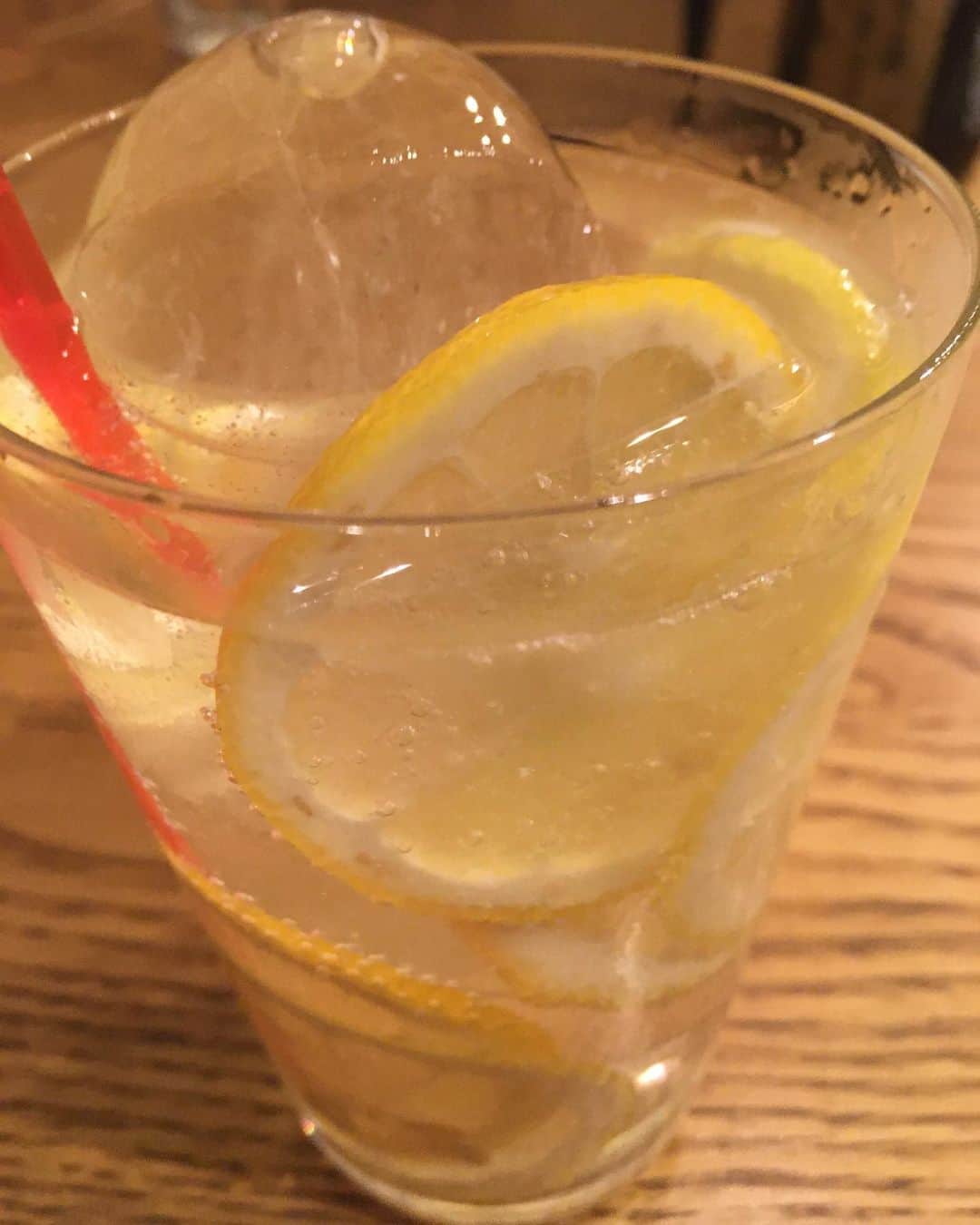 福山理子さんのインスタグラム写真 - (福山理子Instagram)「味園ユニバースの裏で呑んだレモンハイがまじ、美味しかった！また飲みたい！ #レモンハイ #大阪 #味園ユニバース」1月20日 23時03分 - rikofukuyama