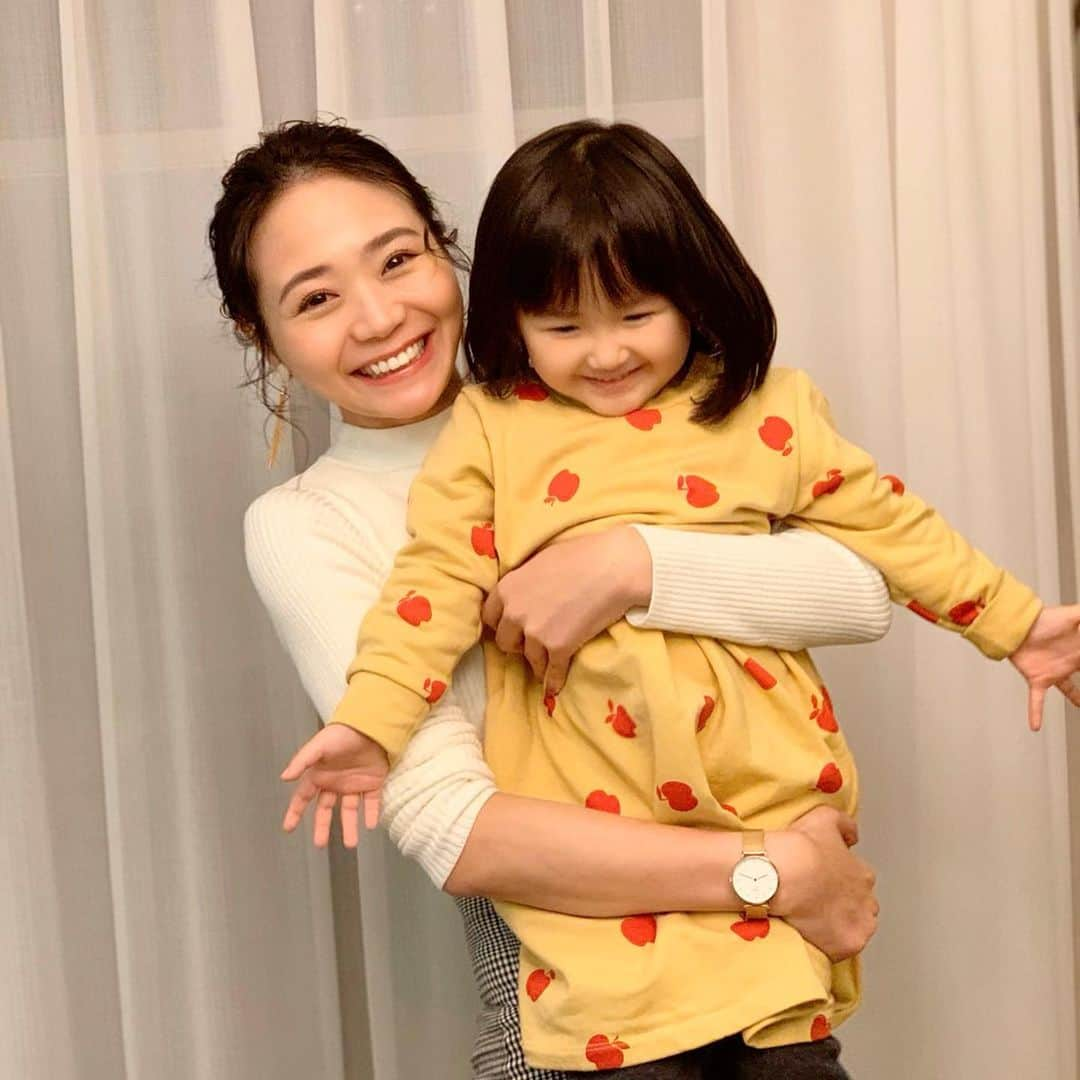 緑川静香さんのインスタグラム写真 - (緑川静香Instagram)「私の癒し❤️❤️❤️ #baby #kids #smile #cute  #友達の子供  #しーちゃーんって言ってくれるのがたまらない #赤ちゃんの時から見てるから話してる姿にいちいち感動する #ひょうきんで可愛い #絵を描いてくれたよ #あーもう逢いたい #将来が楽しみな美女ですわ #私の過去のインスタに何度か登場しております笑」1月20日 23時06分 - midorikawa_shizuka