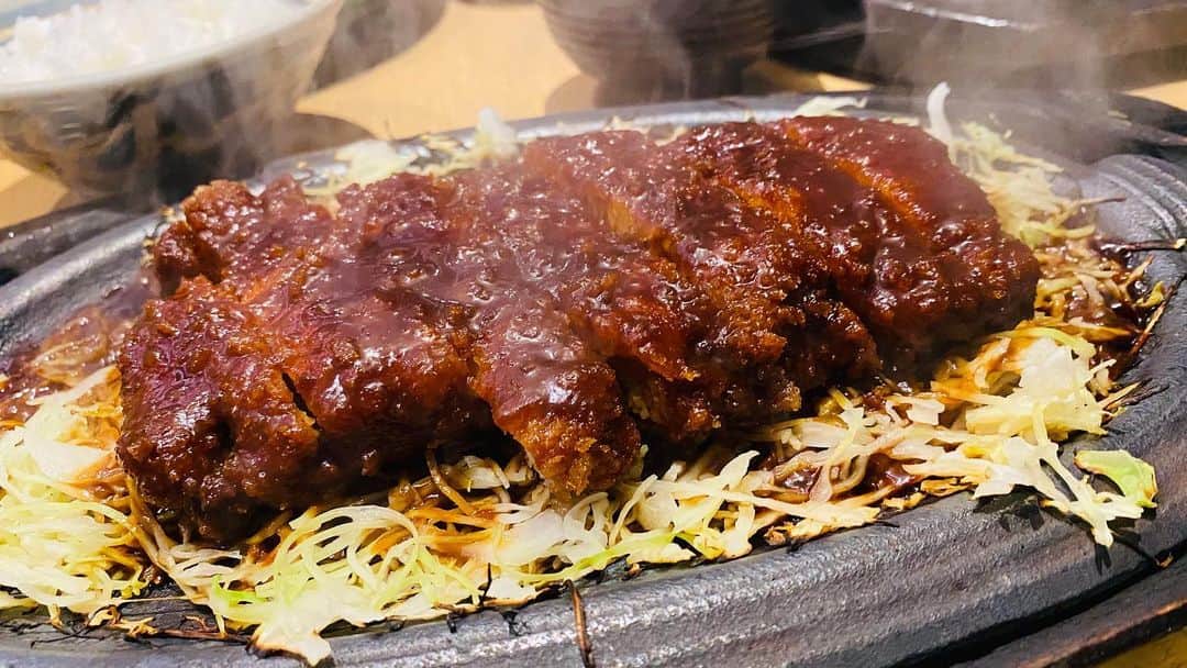 けんちゃんねるさんのインスタグラム写真 - (けんちゃんねるInstagram)「次世代ワールドホビーフェア冬2020名古屋大会行ってきました！ #名古屋グルメ #矢場とん本店 #極上リブ鉄板とんかつ定食」1月20日 23時27分 - kench_555