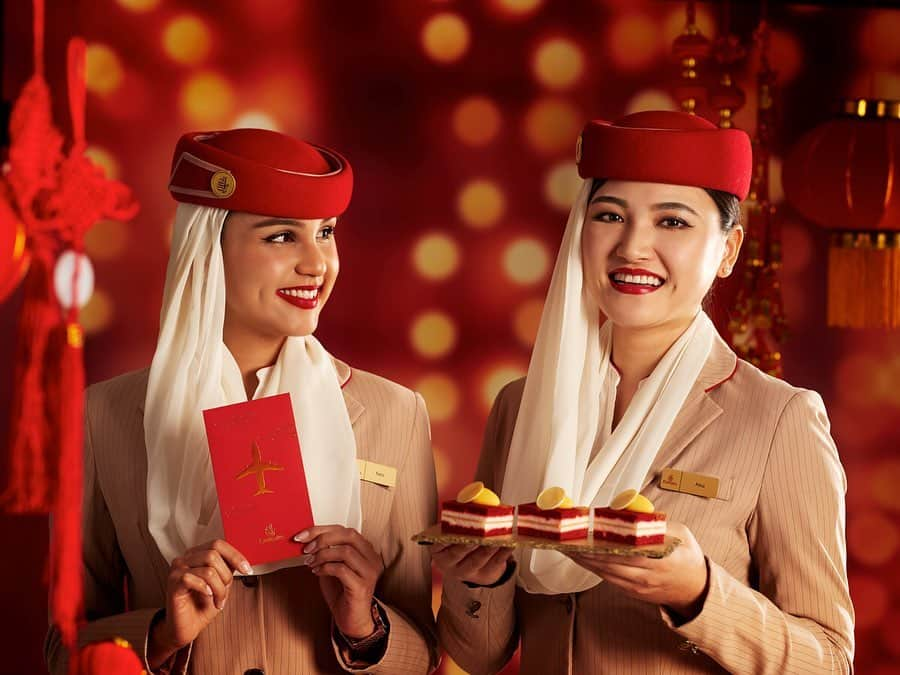 エミレーツ航空さんのインスタグラム写真 - (エミレーツ航空Instagram)「Celebrate this Lunar New Year with Emirates. Savour a taste of tradition with festive treats onboard select flights and on ground in select airport lounges. Round off the festivities by enjoying special movies for Lunar New Year on ice, our award-winning inflight entertainment system.  #FlyEmiratesFlyBetter #EmiratesAirline #LunarNewYear」1月21日 0時01分 - emirates