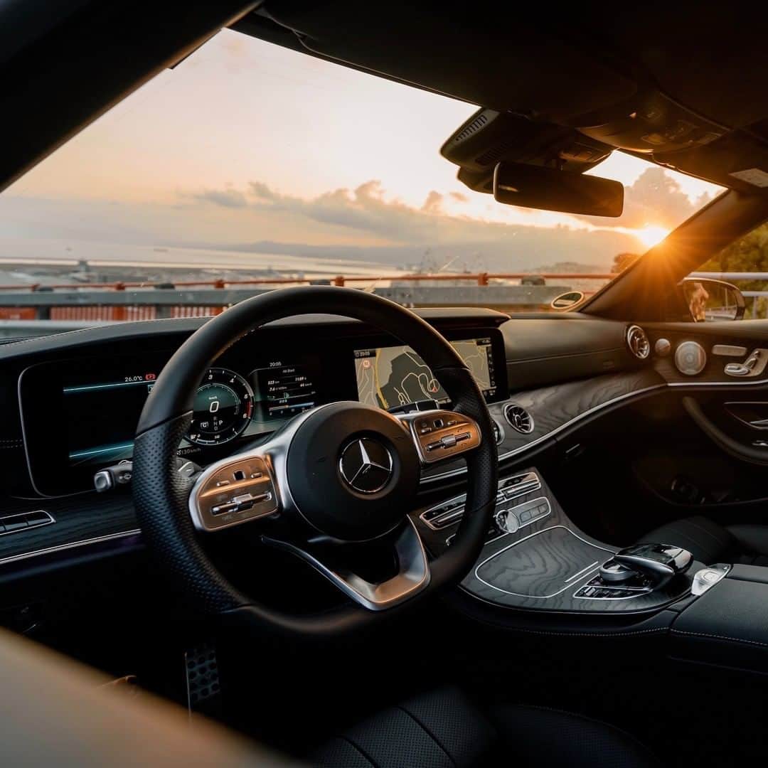 メルセデス・ベンツさんのインスタグラム写真 - (メルセデス・ベンツInstagram)「Driving towards the sun, feeling the wind in your hair – this is 100% driving pleasure. #MercedesBenz #MB #EClass #Cabriolet #instacars 📷 @_n.k__ for #MBsocialcar」1月20日 16時00分 - mercedesbenz