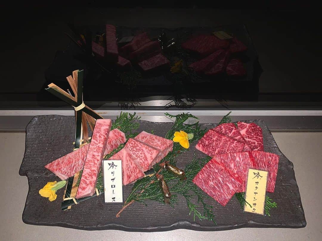 のインスタグラム：「#吟 #尾崎牛 #宮崎牛 #幻の肉 #肉割烹 #なんばhips #大阪ミナミ #夜景 #記念日 #接待 #デート #肉好き #サプライズ #日本酒と肉 #ワインと肉 #希少部位 #肉寿司」