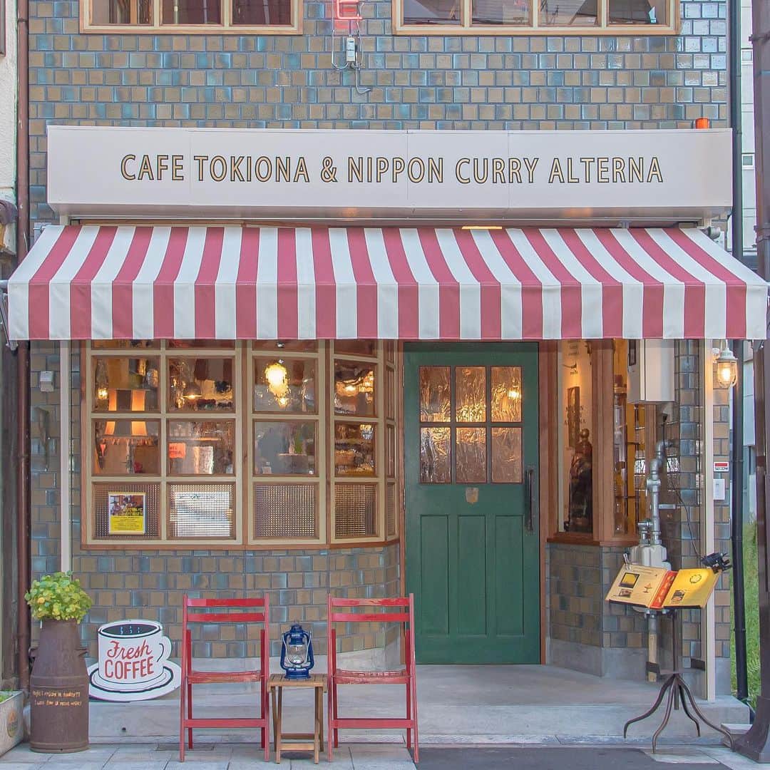 ことりっぷさんのインスタグラム写真 - (ことりっぷInstagram)「大阪のビジネス街、天満橋にある「Cafe Tokiona」。﻿ ﻿ モーニングからしっかりした食事まで、種類豊富なメニューからおすすめのひとつは自家製のホットケーキです。﻿ ヨーグルトを練り込んだ生地は、もちもちながら軽い食感で、ぺろりと食べられます。﻿ まるで絵本に出てきそうないっぱい重なったホットケーキは、フォトジェニックさも抜群。﻿ ﻿ 大人気のレトロ可愛いプリンもご一緒にどうぞ。﻿ ﻿ --------------------﻿ 「Cafe Tokiona」については#ことりっぷweb で紹介しています。詳しくはトップページのURLからご覧ください。﻿ @cotrip_official﻿ --------------------﻿ ﻿ #ことりっぷ#ことりっぷアプリ#旅行#trip#osaka﻿ #cafetokiona#tokiona#カフェトキオナ#トキオナ#大阪#天満橋#大阪カフェ#天満橋カフェ﻿ #ホットケーキ#プリン#レトロカフェ﻿ #ig_japan#visitjapan #japantrip #japantravel」1月20日 16時54分 - cotrip_official
