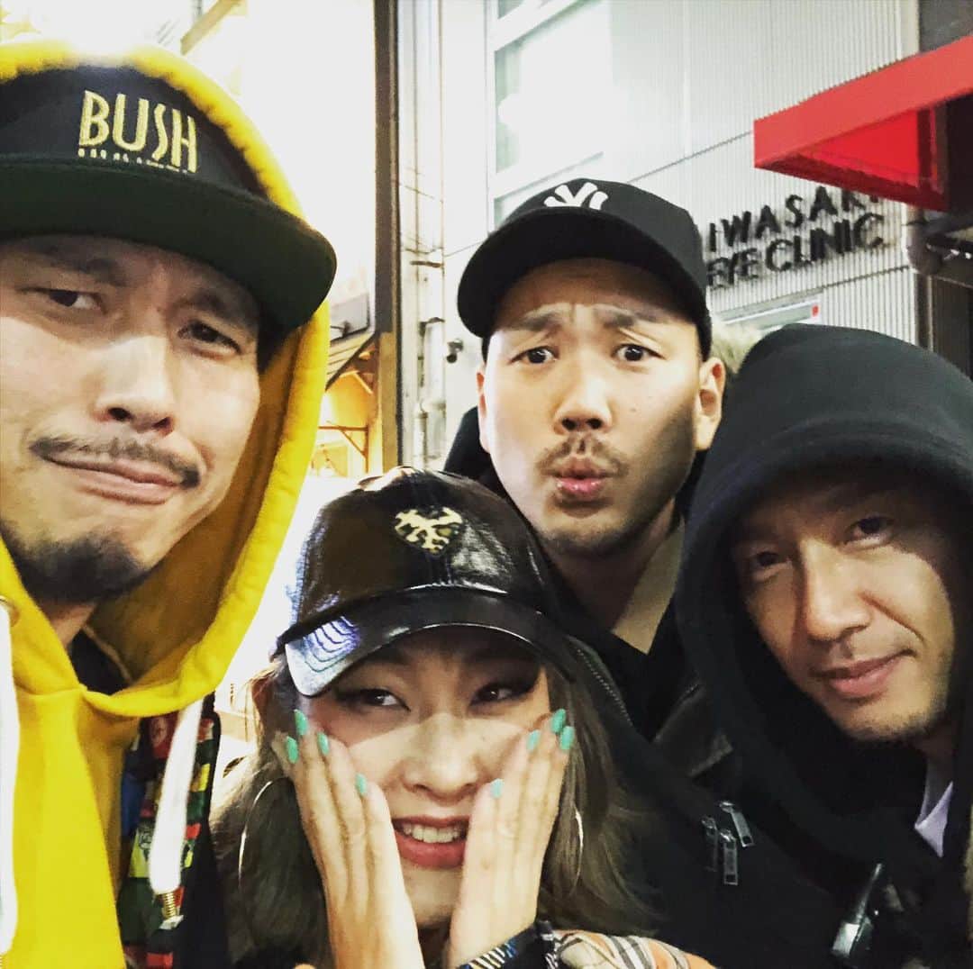 RYO the SKYWALKERのインスタグラム：「年末のやつ発見。みんなベロベロのときw w/KIRA, HISATOMI, DJ 下拓 RESPECT」