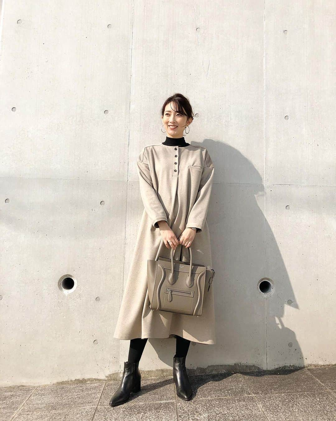 石井のり子さんのインスタグラム写真 - (石井のり子Instagram)「** 毎日ワンピース🤎 * * * * * #fashion #ootd #outfit #instafashion #celine #セリーヌ#styledeli #スタイルデリ #elviozanon #coodinate #onepiece #ワンピース #コーティネート #着回しコーデ #マタニティコーデ」1月20日 16時59分 - noriko_nnnnn