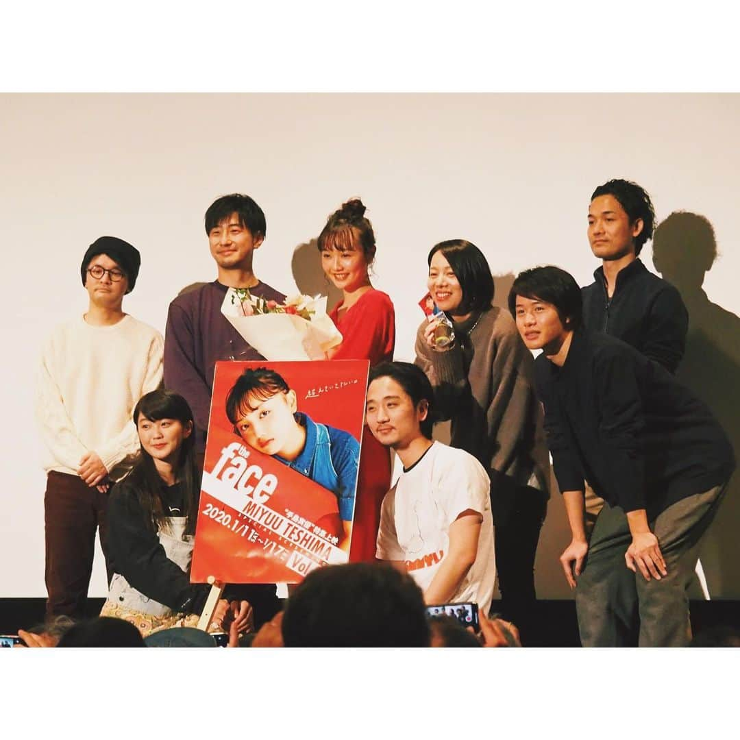 手島実優さんのインスタグラム写真 - (手島実優Instagram)「#theface手島実優特集上映 お越しいただいた沢山のお客様、駆けつけてくださった監督、出演者様、シネマロサ様、ほんとうにありがとうございました。地に足つけて頑張るぞ、と思えた一週間でした。これからものびのびと生きてゆきます！  #池袋シネマロサ #手島実優」1月20日 17時05分 - myuchn_101