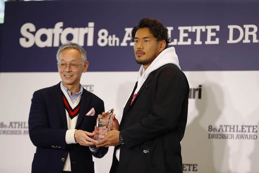 山中亮平のインスタグラム：「第8回 Safari Athlete Dresser Awardに選ばれました！ファッションが好きなので選ばれてとても嬉しかったです😆ありがとうございました😌 #Safari #アスリートドレッサーアワード #楽しかったです #ありがとうございました」