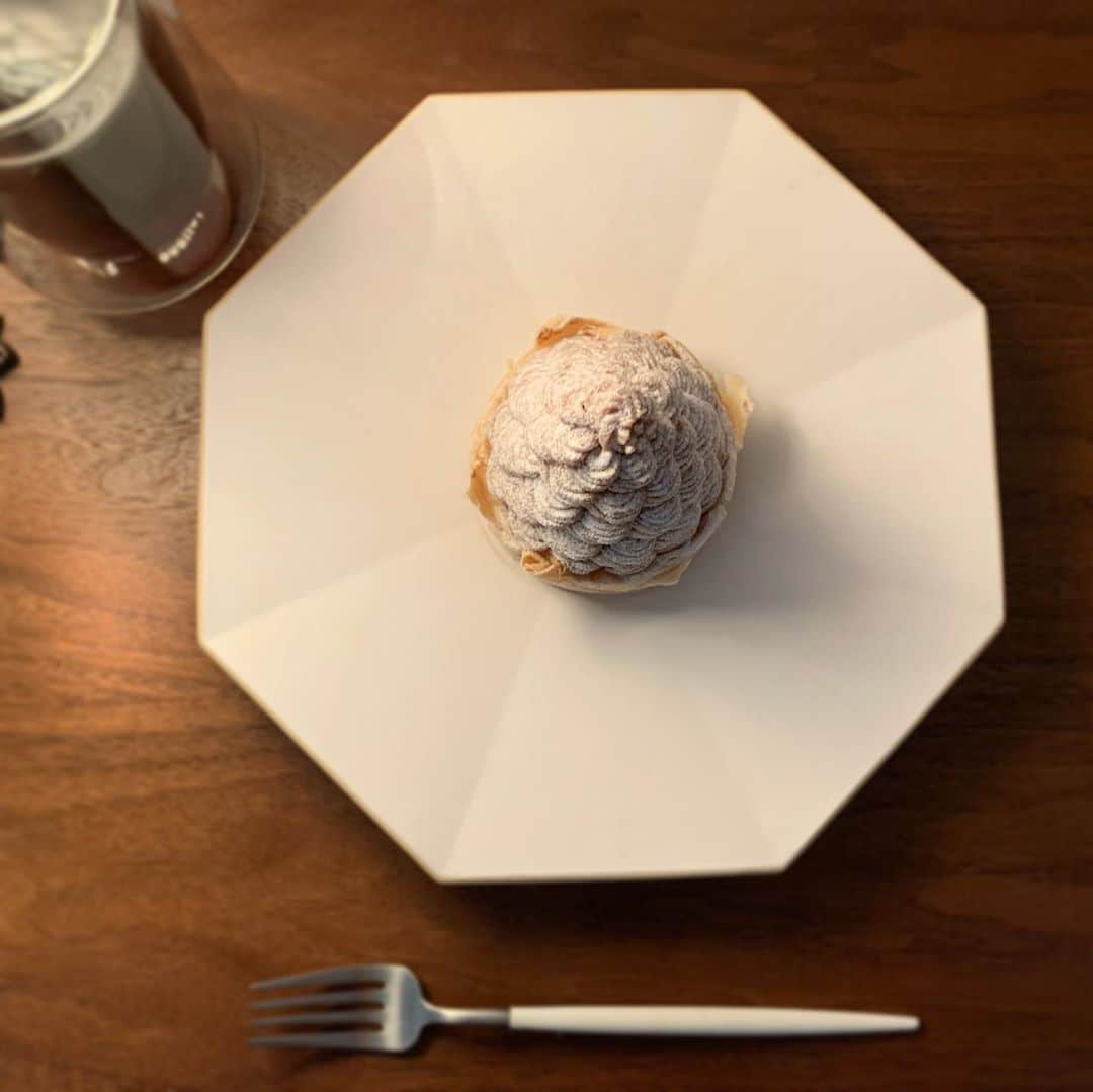 YU-U（工藤由布）さんのインスタグラム写真 - (YU-U（工藤由布）Instagram)「🍴MORI YOSHIDA🧁 念願の🤤モンブラン🌰 横から見ても上から見ても美しい💯 そして美味しい😭🙌🏻 チョコレートも他のケーキも食べてみたいな🍫 ・・・ #moriyoshida」1月20日 17時27分 - nyan22u22nyan