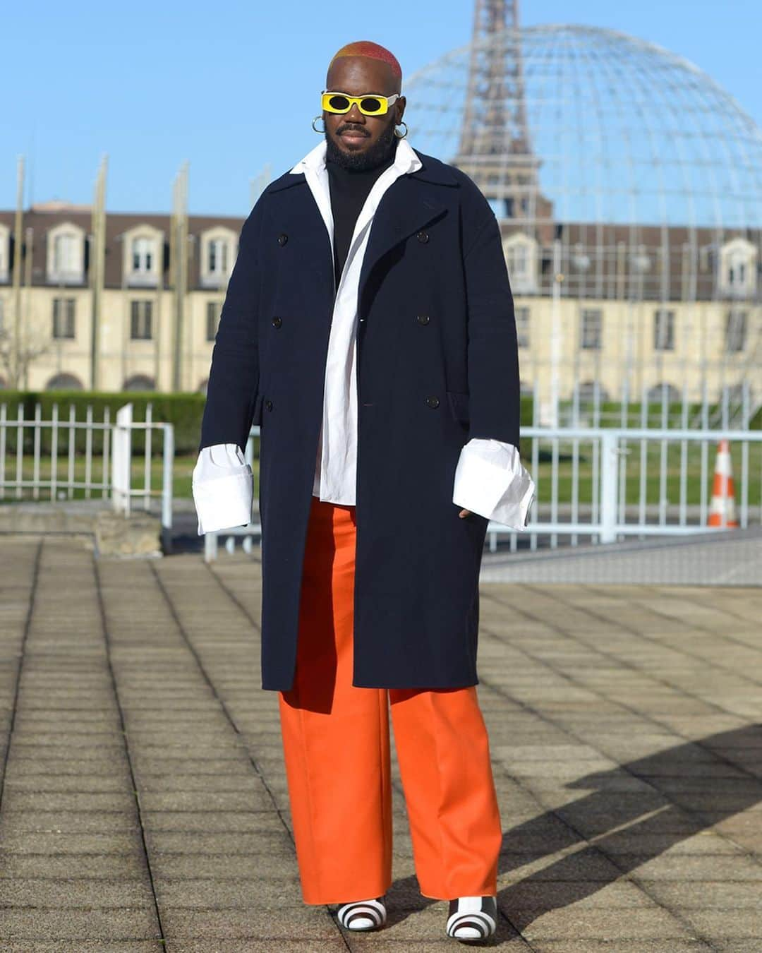 Loeweさんのインスタグラム写真 - (LoeweInstagram)「Guests arriving at the Maison de l'UNESCO in Paris to see the #LOEWEFW20 Menswear show.  #LOEWE #ParisFashionWeek #PFW #Menswear」1月20日 17時44分 - loewe