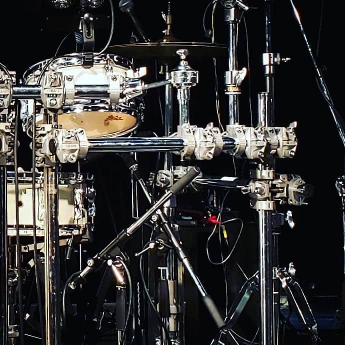 O-JIROのインスタグラム：「H.HをRackマウントにしました。#yamahadrums #じこまんの世界 #でも足回りスッキリ」