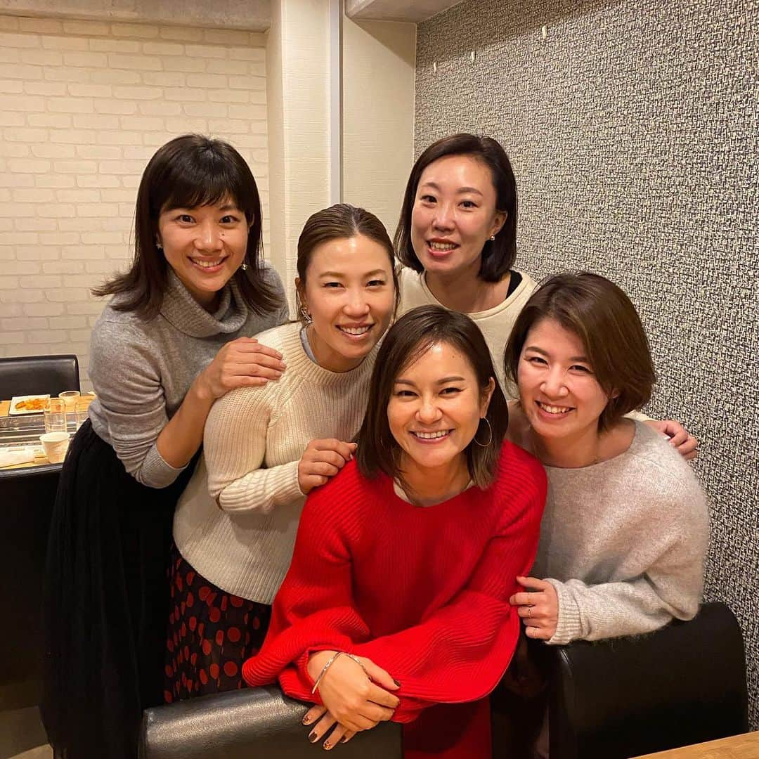 藤井瑞希さんのインスタグラム写真 - (藤井瑞希Instagram)「・ ・ お姉さまたちと新年会❤️ ・ ・ 混ぜていただきありがとうございました😊🌟 ・ ・ オシャレでさっぱりした皆様との空間が楽しすぎでした😂 ・ ・ 幸せ❤️❤️❤️ ・ ・ #出会い二感謝 #素敵なお姉さまたち #新年会」1月20日 18時31分 - bdmntnfujiimizuki