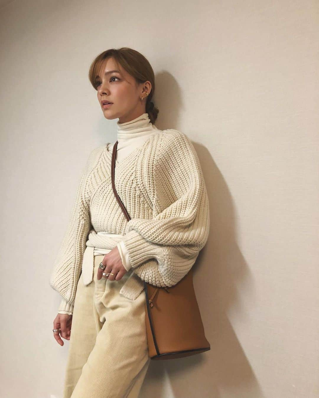 ステファニーさんのインスタグラム写真 - (ステファニーInstagram)「🕊🤍🤎 KNIT LOVER♡ #love #fashion #style #outfit #knit」1月20日 18時32分 - steph_0928_